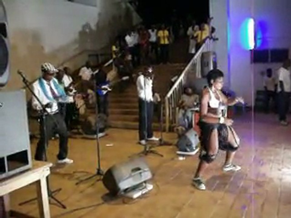 centrafricaine Musique Cascadeur en live