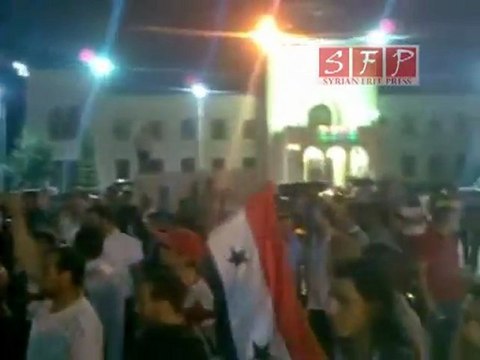 مظاهرة في حماه رد على من خرج يهتف باسم بشار في حلب 18 6 2011