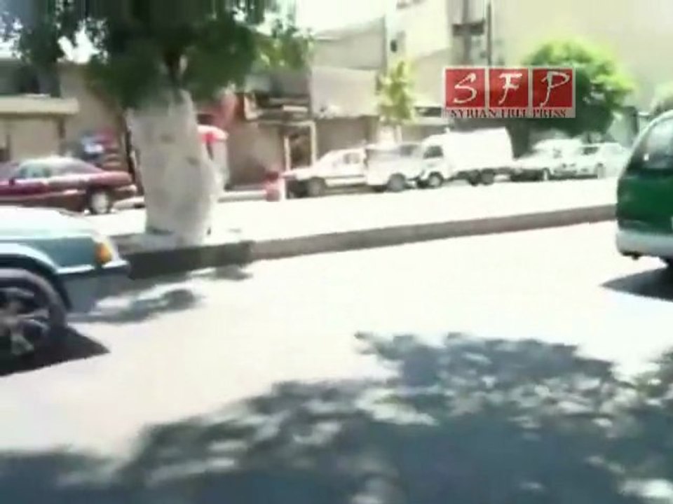 قوات الأمن بعد تفريق المظاهرات والخروج من جوبر 1 7 2011