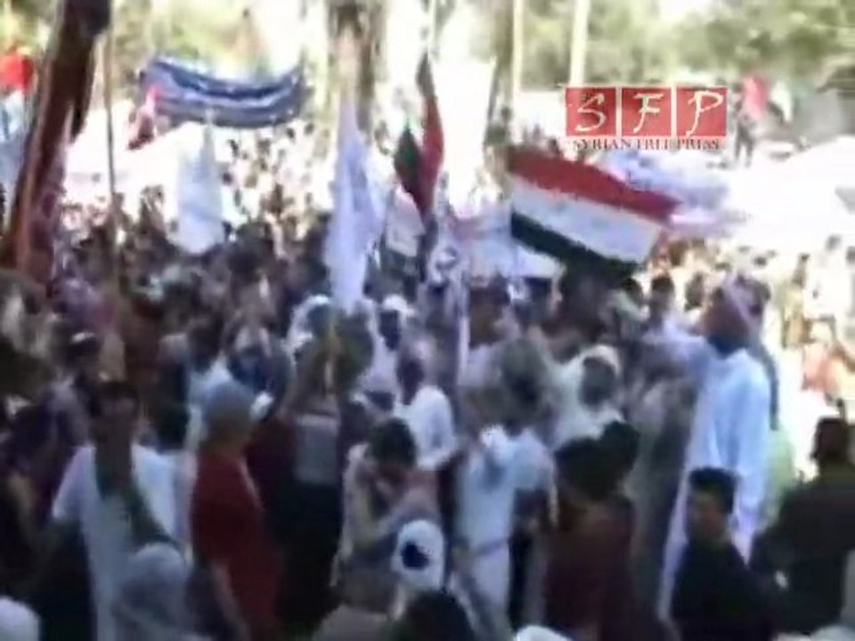 معرة النعمان منظر مهيب جمعة اللاحوار 8-7-2011