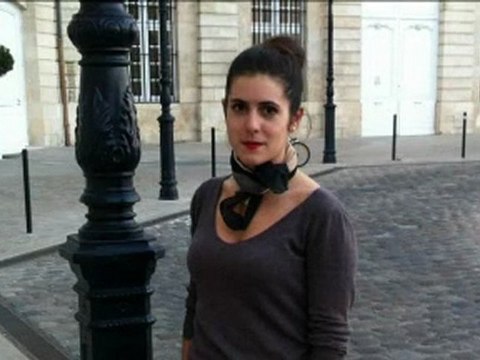 LES FILLES HABILLÉES COMME LES FEMMES - EXPLICADOS - 02/11/11