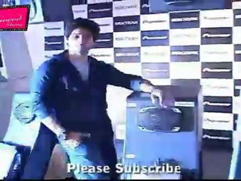 Handsome Sahid Kapoor Strikes Poses @ Pioneer Music System Launch