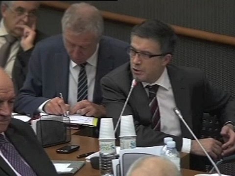 25 janvier 2012, projet Safran en Meuse. Bertrand Pancher questionne Alexandre de Juniac, directeur général d'Air France sur ses commandes des moteurs d'avions bientôt fabriqués à Commercy