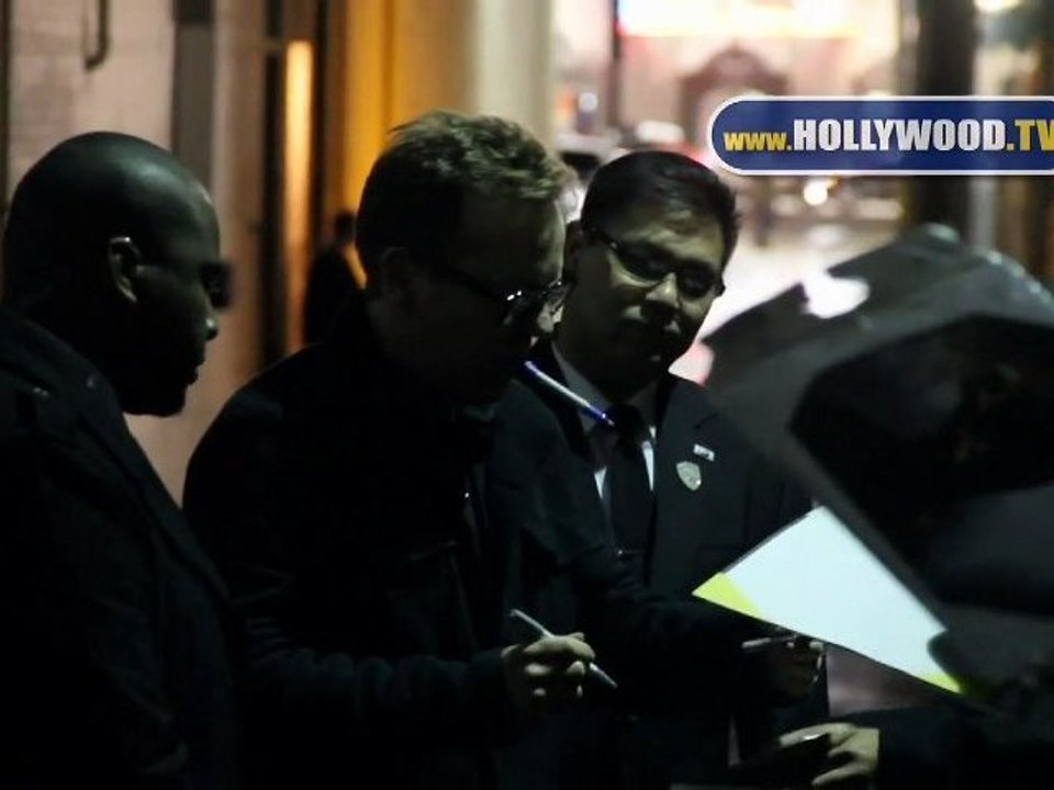 Kiefer Sutherland greets fans at Jimmy Kimmel Live