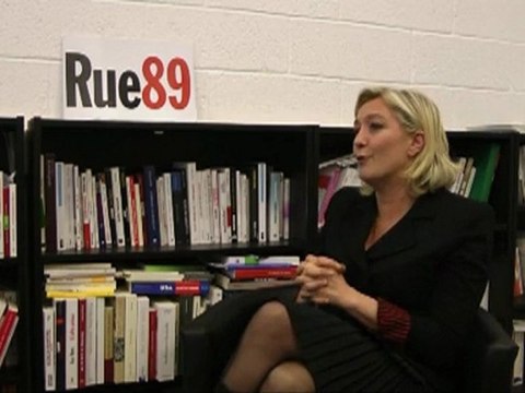 Marine Le Pen face aux riverains (25/01/2012) - Le FN et l'UMP