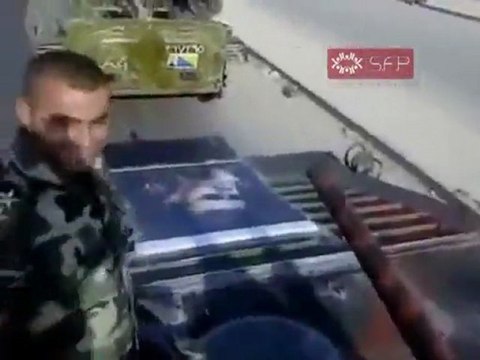 فري برس حمص ارتال دبابات الجيش في شارع الستين 10 9 2011