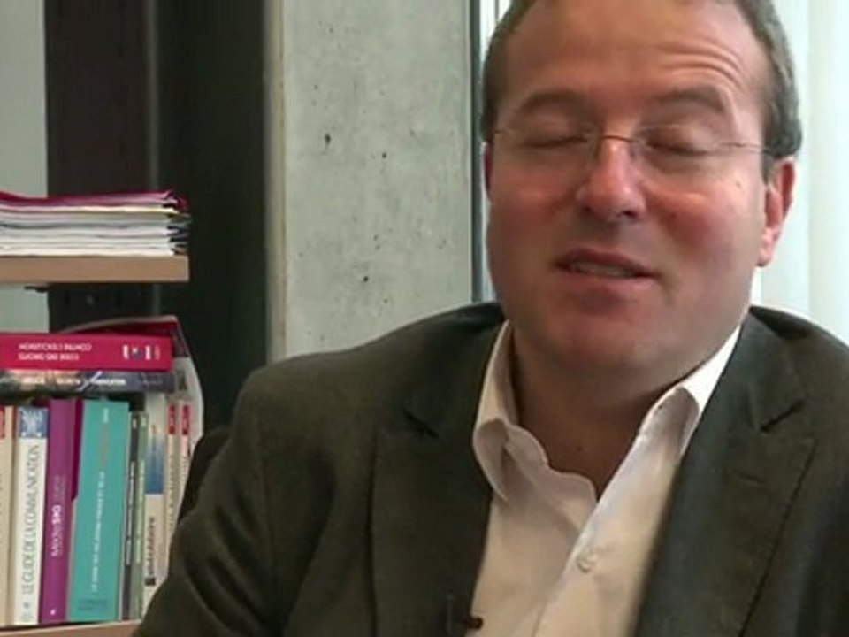 MARTIN HIRSCH PRESENTE LE SERVICE CIVIQUE