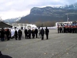 Hommage à Varces aux morts en Afghanistan : les soldats quittent la place d'armes