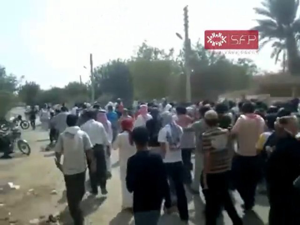 فري برس   دير الزور مظاهرة القورية جمعة النصر لشامنا ويمننا 30 9 2011