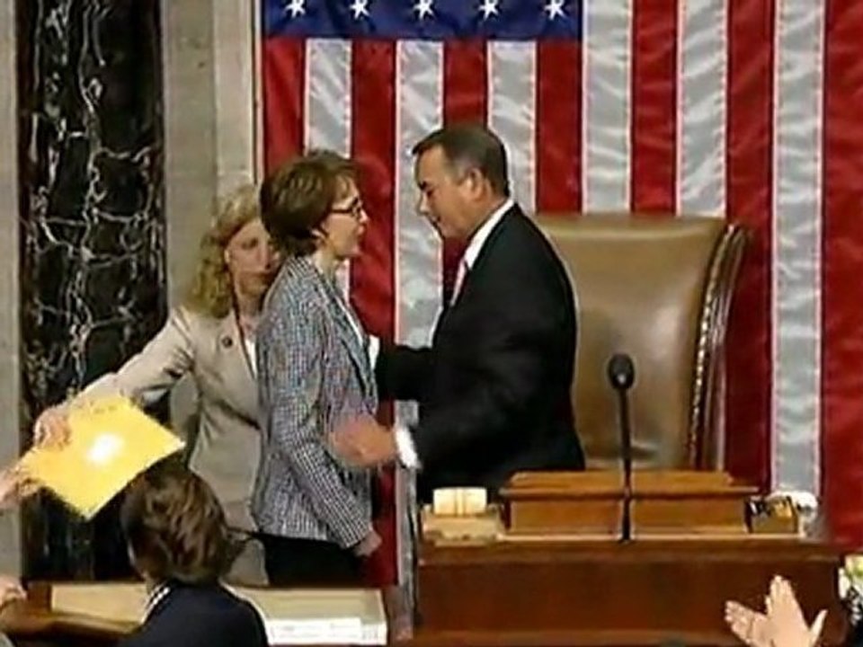 Giffords leaves Congress to focus on recovery