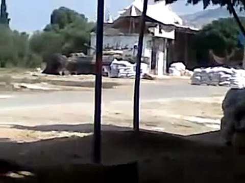 فري برس سهل الغاب قوات الأمن والشبيحة في قسطون قرب شاغوريت 6 10 2011