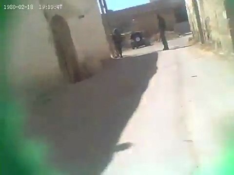 فري برس إنتشار عناصر الأمن بلباس الجيش في الحارات المؤدية الى المسجد العمري 07 10 2011