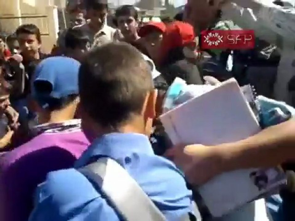 فري برس   ادلب جبل الزاوية حرق علم روسيا 5 10 2011