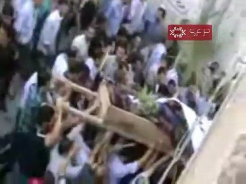 فري برس شهيدي مسرابا عند الخروج من المسجد جمعة المجلس الوطني يمثلني 7 9 2011