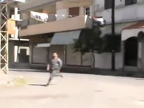 فري برس حمص باب السباع إطلاق نار على بالقناصة من رجال الأمن على الخارجين من مسجد المريجة 14 10 2011