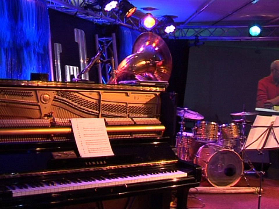 TULLE FESTIVAL DU BLEU EN HIVER 2012 INAUGURATION