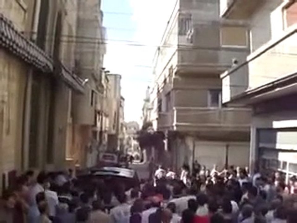 فري برس   حمص باب تدمر مراسم زفاف الشهيد محمد فادي عبدالقادر كعدة 17 10 2011