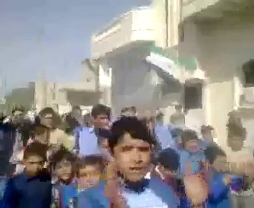 فري برس   ادلب حاس مظاهرة طلابية 23 10 2011