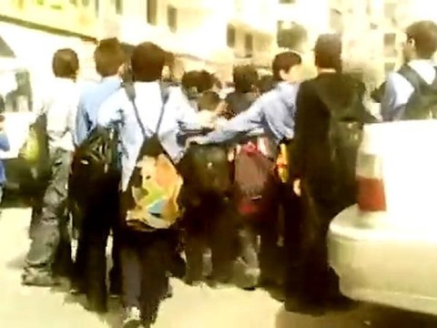 فري برس حرستا مظاهرة طلابية تطالب بإعدام الرئيس 24 10 2011