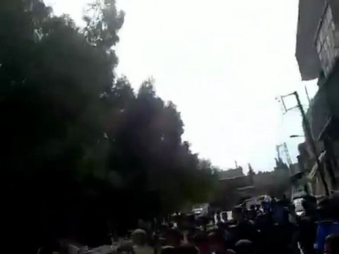 فري برس خرجت مظاهرة طلابية قي حي القدم الاثنين بعد انتهاء الدوام وهتف طلاب القدم الأحرار باسقاط النظام ونصرة لحمص الأبية التي تتعرض لمجزرة