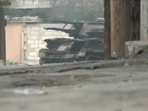 فري برس حمص دير بعلبة شيلكا تطلق النار عشوائيا نحو المنازل 24 10 2011