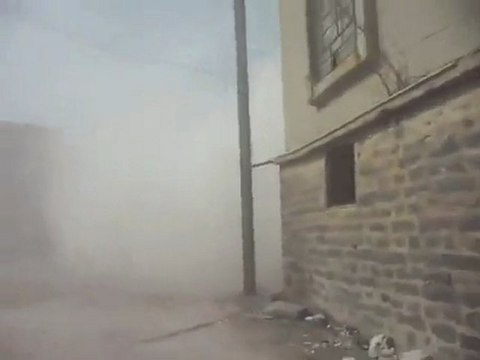 فري برس حمص باباعمرو هام جدا قصف على المنازل 26 10 2011 ج2