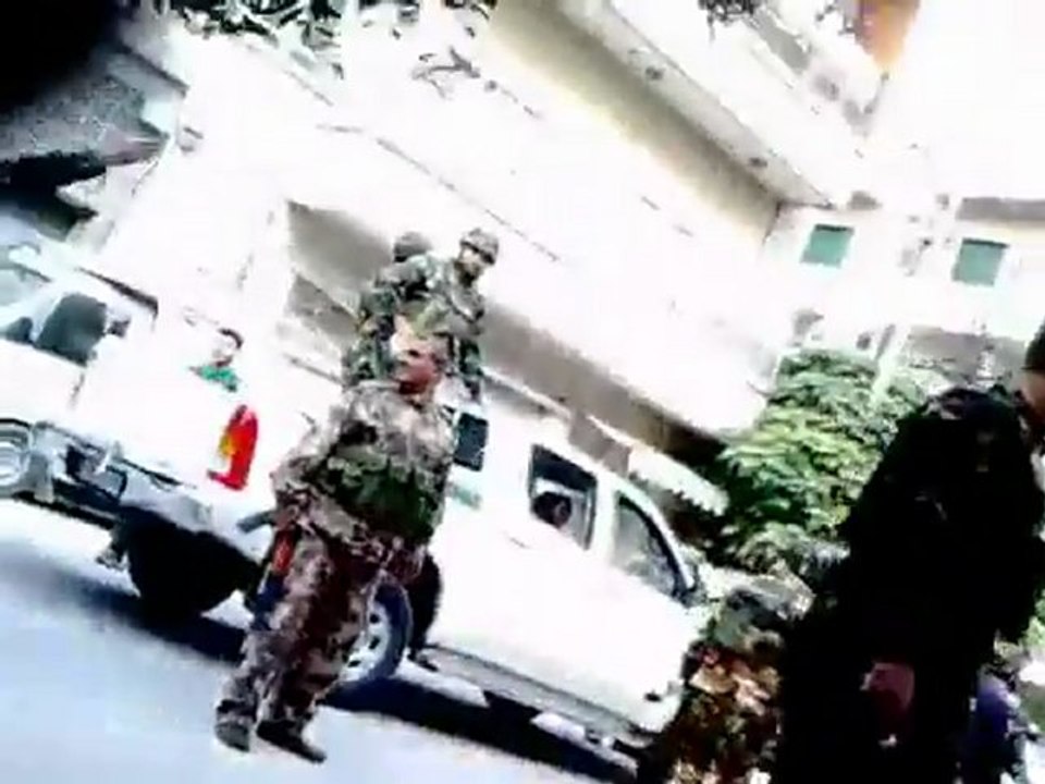 فري برس   حماة   محاصرة جامع الاحسان   جمعة الحظرالجوي  28 10 2011