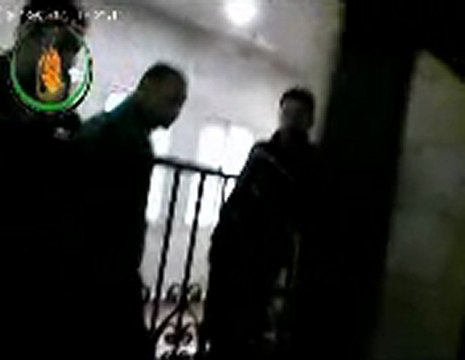 فري برس مظاهرة جامع أويس بداية التكبير مشاعل الحرية 4 11 2011