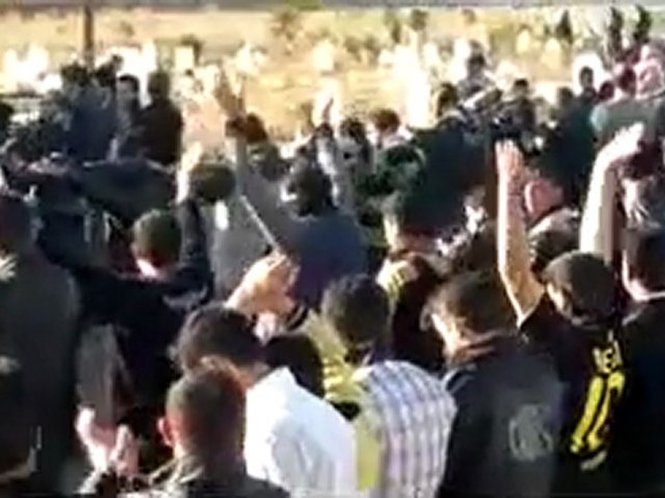 فري برس   حوران جاسم مظاهرة اول أيام العيد في 6 11 2011 ج1