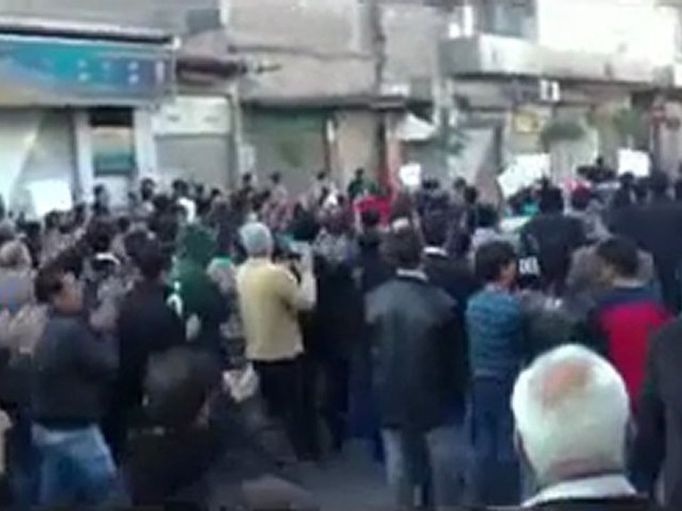 فري برس   ريف دمشق القابون مظاهرة بعد صلاة عيد الأضحى 6 11 2011