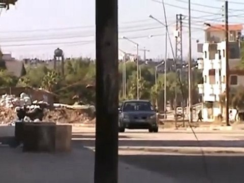 فري برس حمص الخالدية تمركز الدبابات عند دوار القاهرة في ثاني ايام العيد 7 11 2011