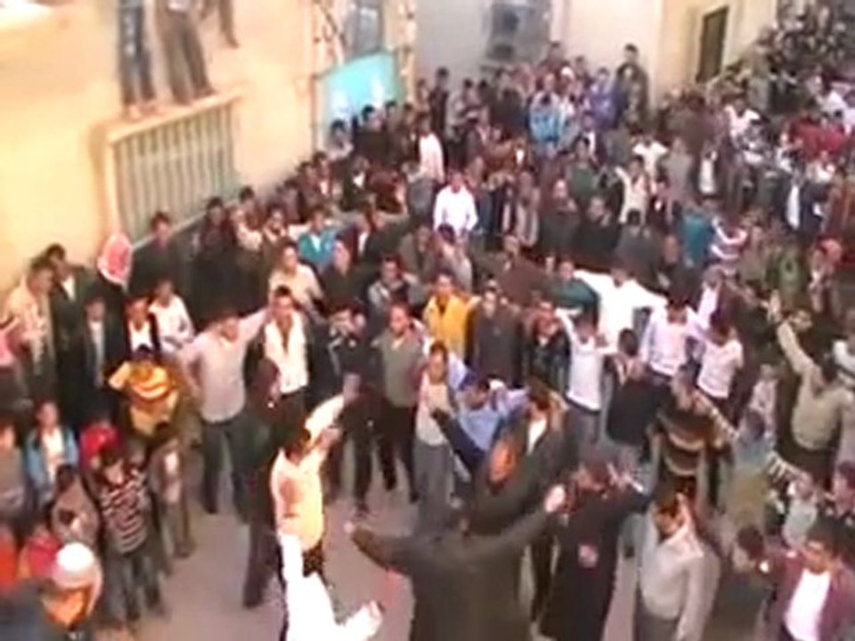 فري برس   اوف يا با ولا اروع احرار وحرائر حمص ديربعلبة 9 11 2011