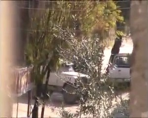 فري برس   حمص حي الخالدية مداهمات وانتشار للمصفحات في شوارع الحي 27 11 2011