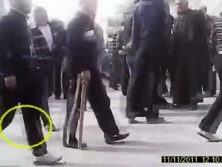 فري برس   حلب   شبيحة بالسيوف والسكاكين   11 11 2011