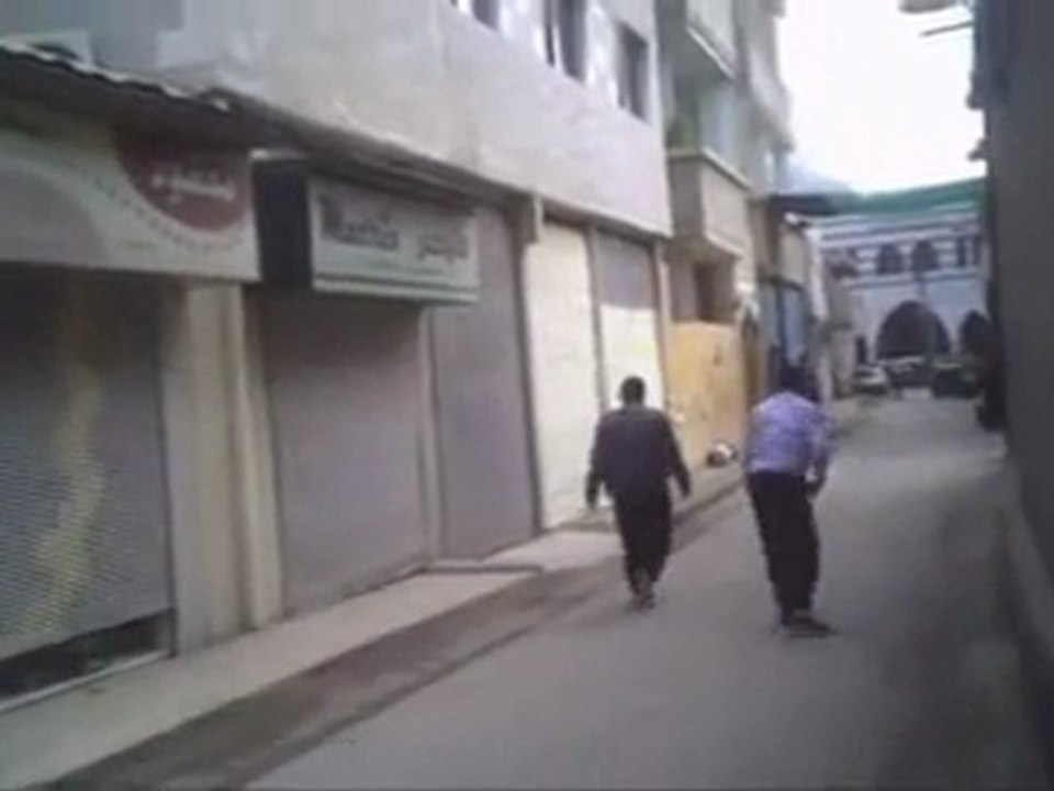 فري برس   دمشق كفرسوسة إطلاق نار مباشر على المتظاهرين جمعة طرد السفراء 18 11 2011