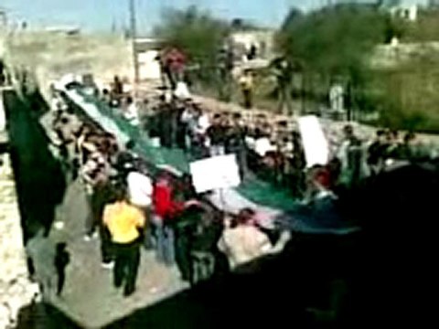 فري برس الحفة بابنا والجنكيل جمعة الجيش الحر يحميني 25 11 2011 ج2