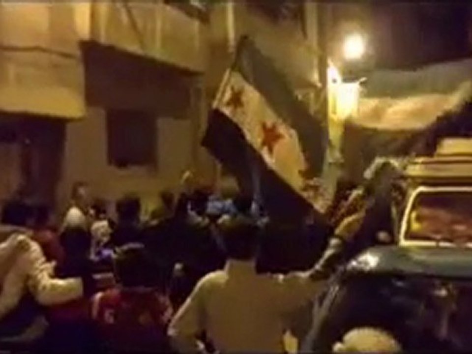 فري برس   حمص كرم الشامي مسائية جمعة الجيش الحر يحميني ماتت قلوب الجيش 25 11 2011