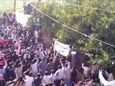 فري برس مظاهرة اهالي تل الشور في جمعة الجيش الحر يحميني 25 11 2011