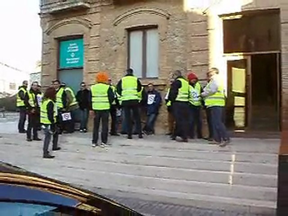 POLICÍAS QUE ESTÁN HASTA LOS HUEVOS