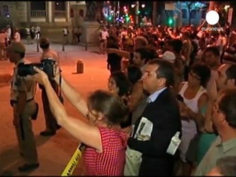 Search for victims after buildings collapse in Rio