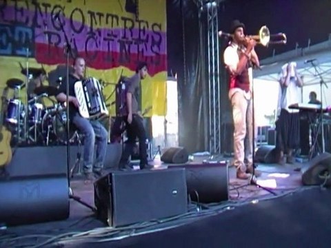 macadam bazar : tournée des plages 2011