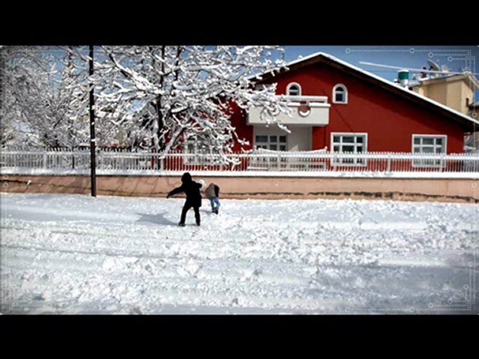 Kar Yağar Kar Üstüne