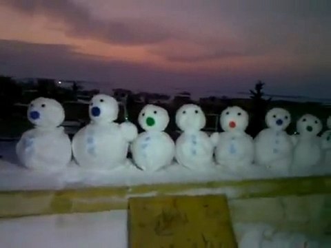 فري برس مدينة مارع ريف حلب مظاهرة ثلجية لاطفال مدينة مارع 25 1 2012 ج1