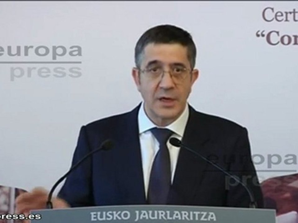 López reconoce la labor de las rederas vascas