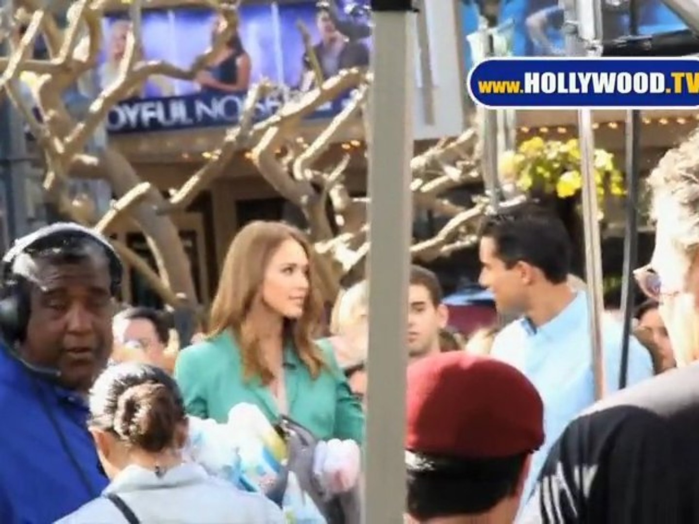 Jessica Alba filma para 'Extra'