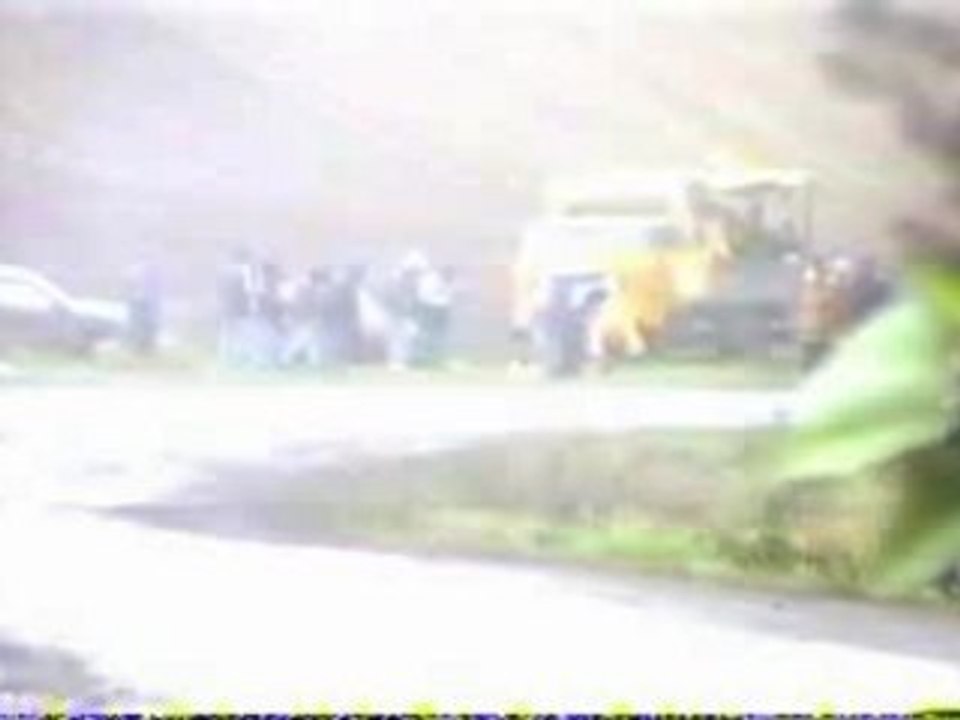 Voiture de rallye tueuse