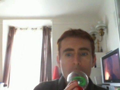 Wiwi égratigne sa guitare et puis la mer des Compagnons De La Chanson