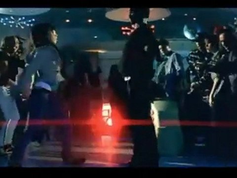 Justin Bieber singing 'Shakal Pe Mat Ja'