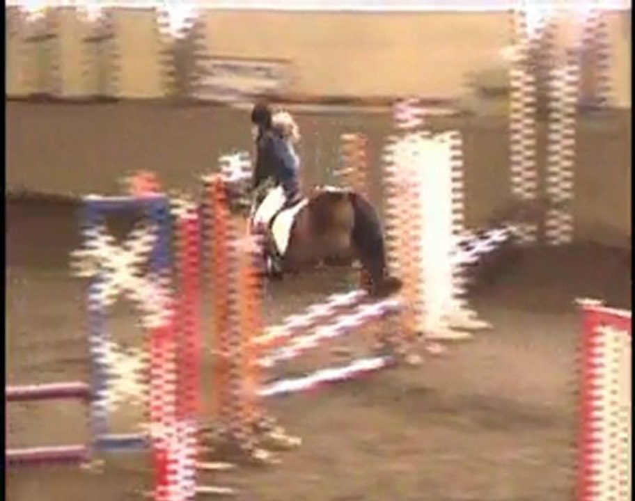 Axelle & Ludmila. CSO Huchepie (22.01.2012), poney 5 vitesse