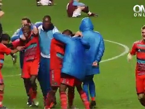 Les buts de la qualification à Aston Villa